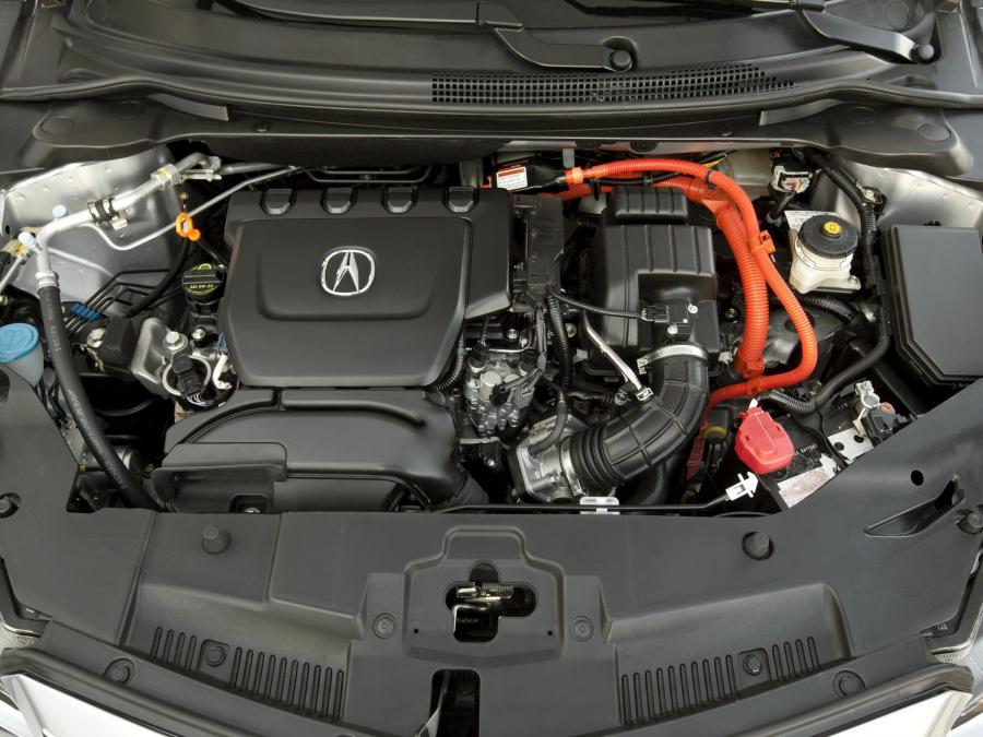 Моторный отсек Acura ILX Hybrid (DE) 2012 года  (фото 41 из 60)